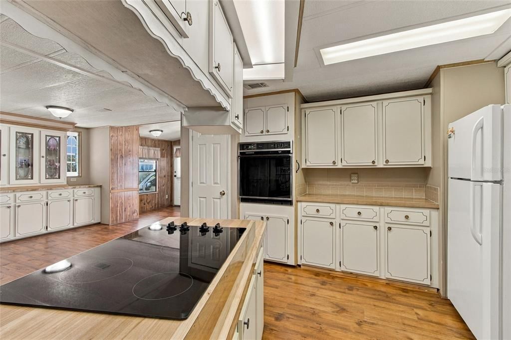 На продажу: $175,000 (2 спален, 2 ванн, 1436 Квадратных фут)