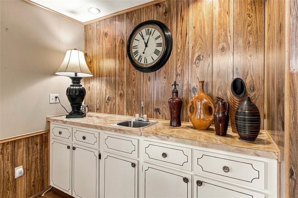 На продажу: $175,000 (2 спален, 2 ванн, 1436 Квадратных фут)