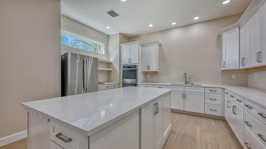 En Venta: $619,000 (4 camas, 3 baños, 2278 Pies cuadrados)
