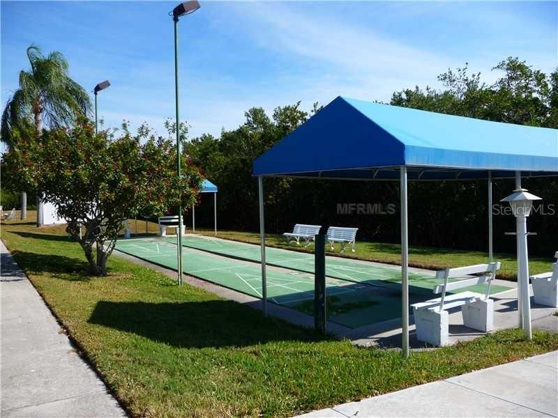 For Sale: $299,999 (2 beds, 2 baths, 1096 Square Feet)