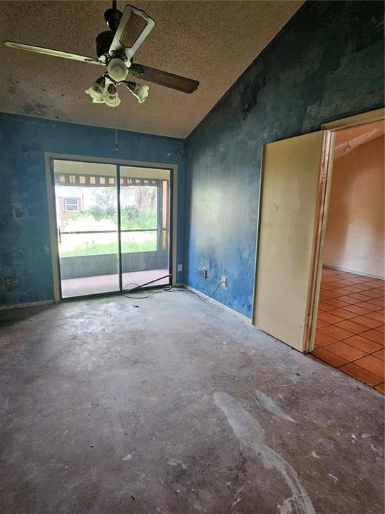 For Sale: $199,900 (2 beds, 2 baths, 1008 Square Feet)