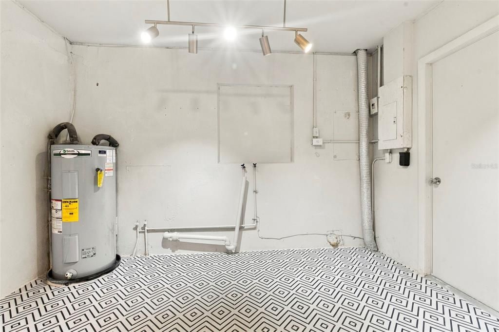 For Sale: $449,000 (4 beds, 2 baths, 1450 Square Feet)