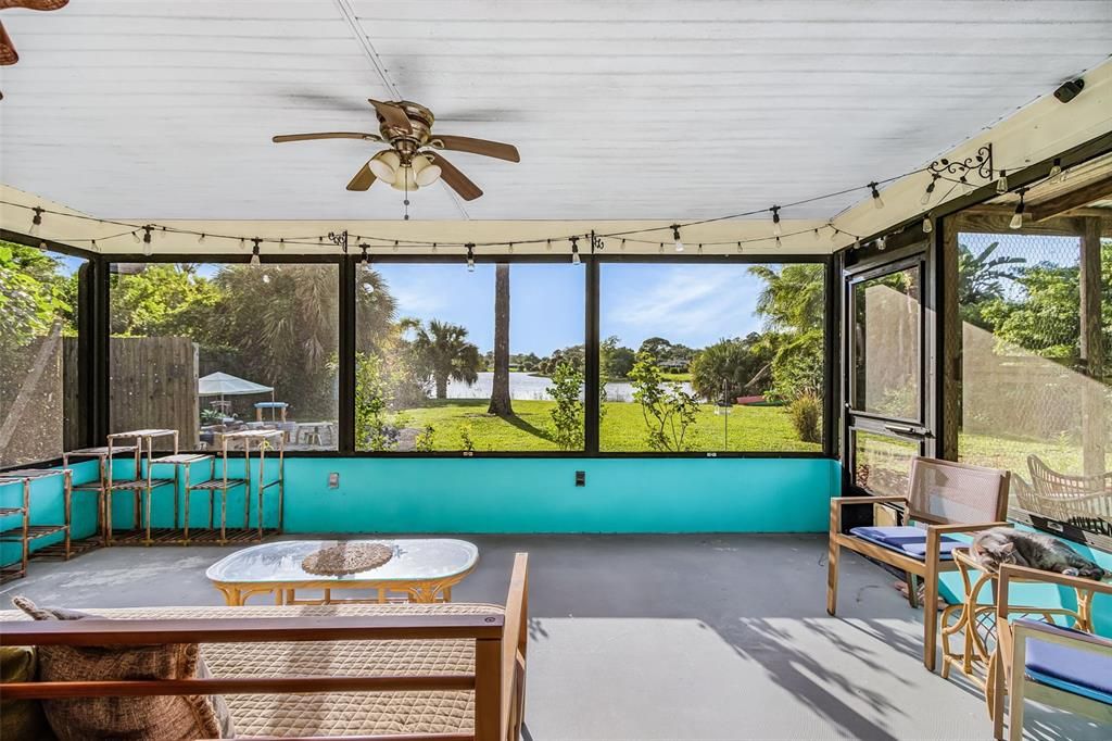 For Sale: $274,999 (2 beds, 2 baths, 1056 Square Feet)