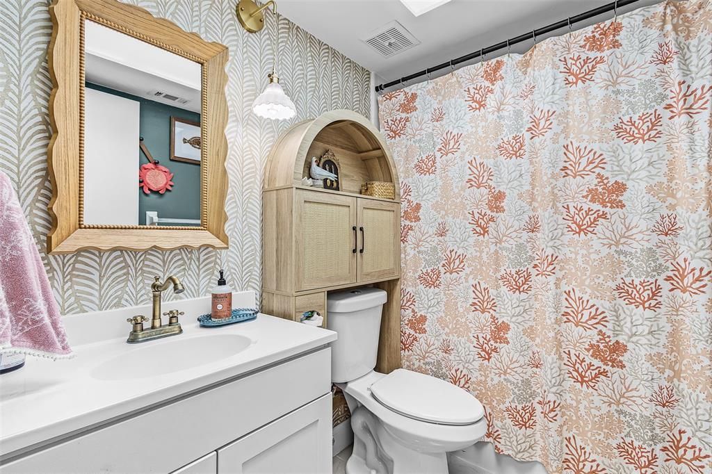 For Sale: $274,999 (2 beds, 2 baths, 1056 Square Feet)