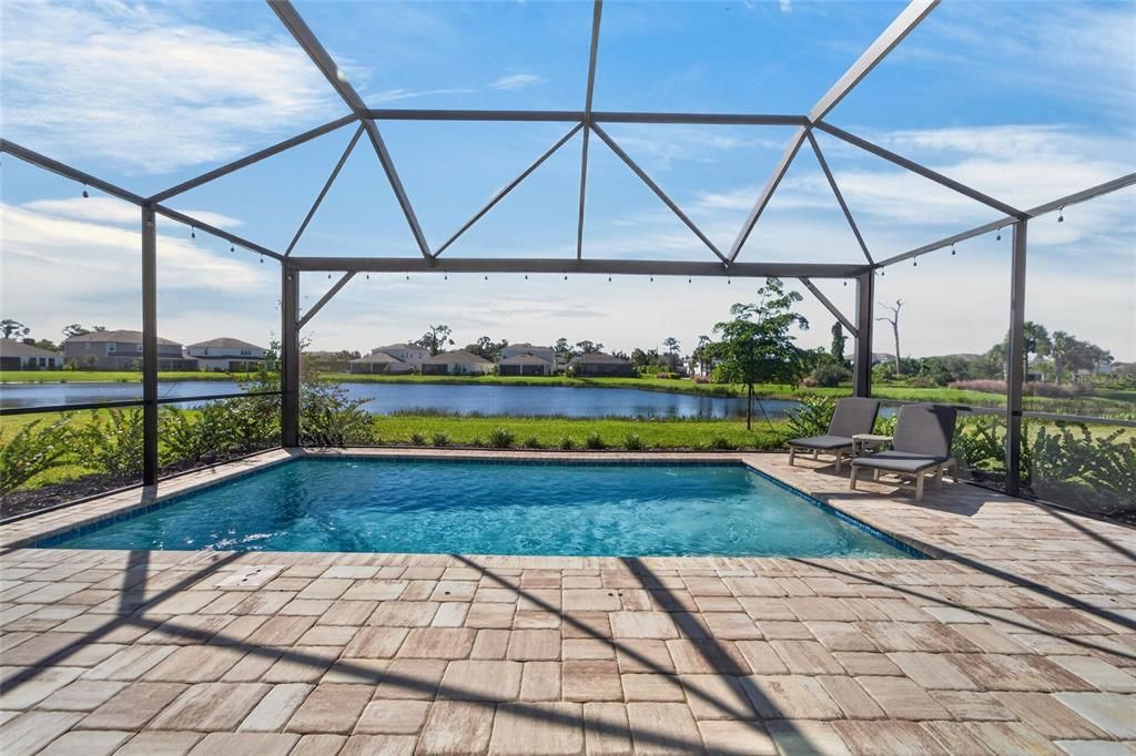 For Sale: $775,000 (4 beds, 3 baths, 2940 Square Feet)