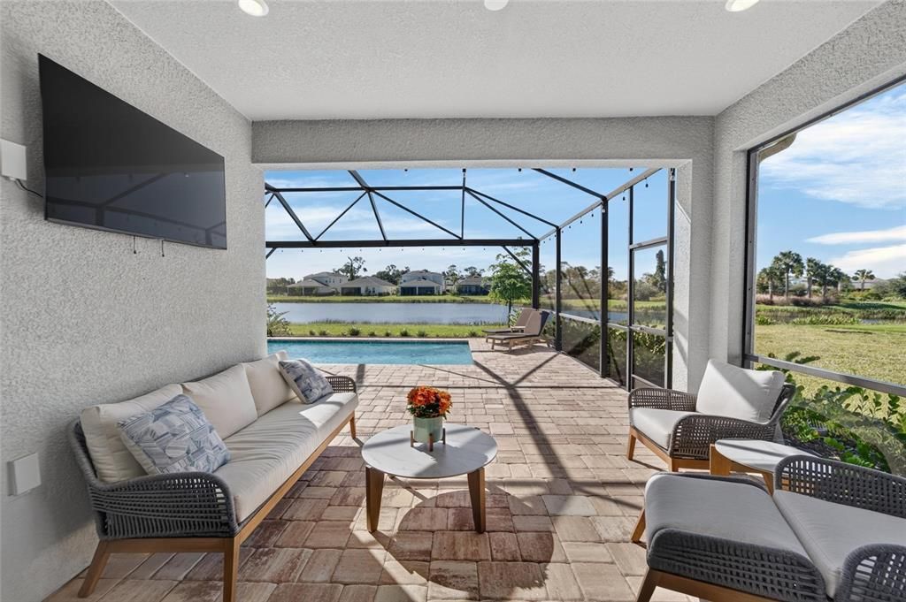 For Sale: $775,000 (4 beds, 3 baths, 2940 Square Feet)