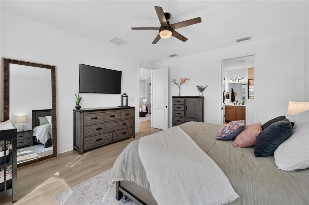 For Sale: $775,000 (4 beds, 3 baths, 2940 Square Feet)