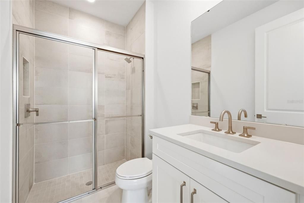 En Venta: $695,000 (3 camas, 3 baños, 2002 Pies cuadrados)