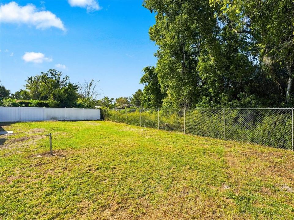 For Sale: $249,900 (3 beds, 2 baths, 1327 Square Feet)