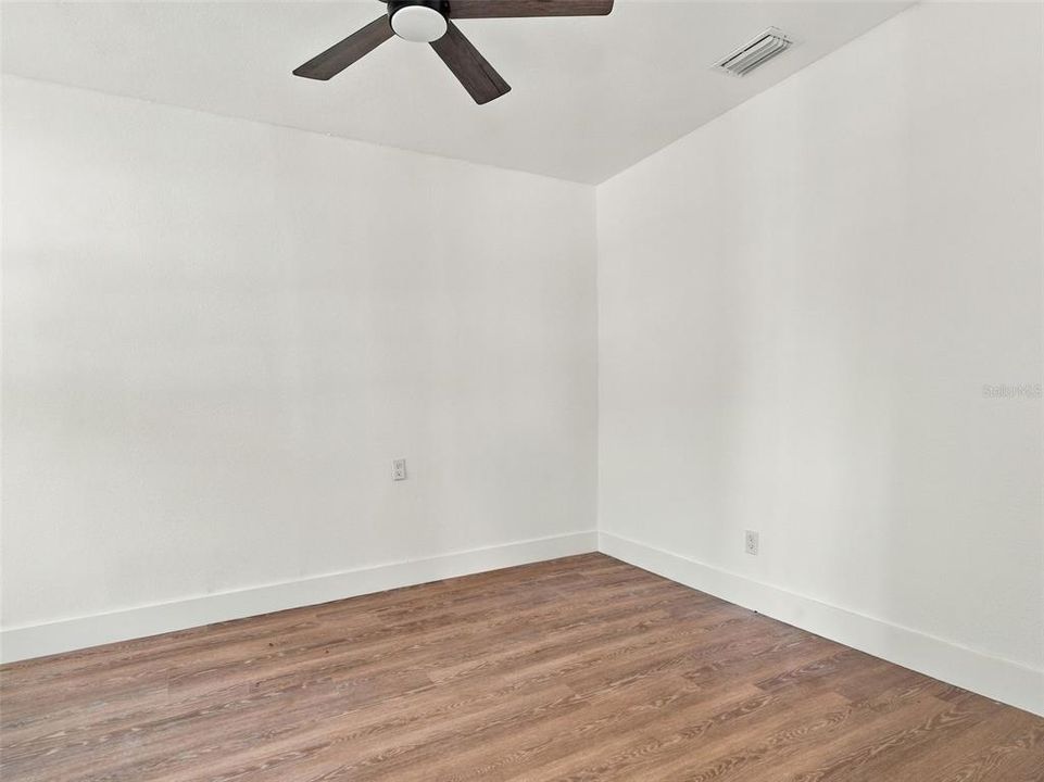 For Sale: $249,900 (3 beds, 2 baths, 1327 Square Feet)