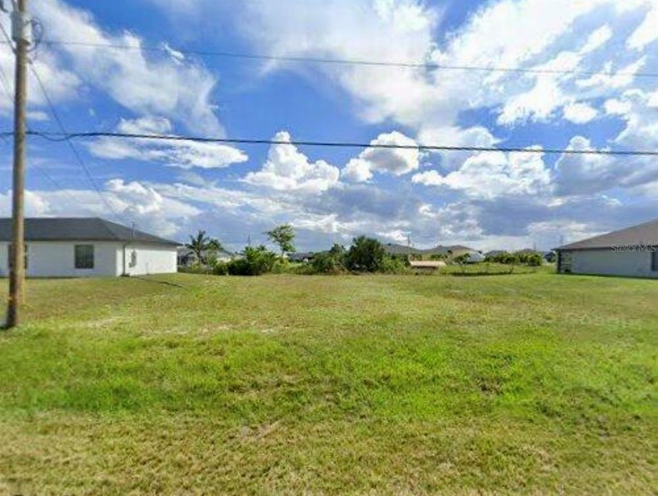 待售: $32,000 (0.24 acres)