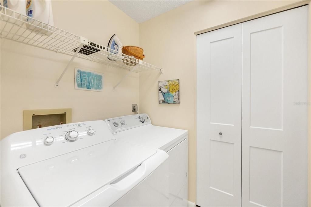 En Venta: $355,700 (2 camas, 2 baños, 1236 Pies cuadrados)