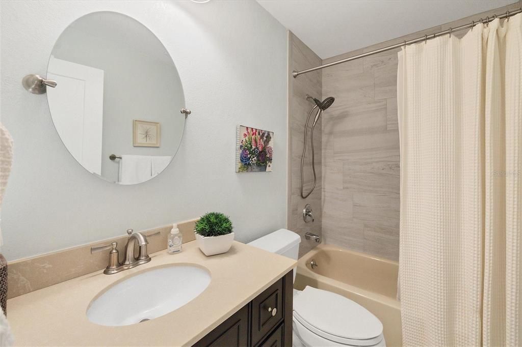 En Venta: $355,700 (2 camas, 2 baños, 1236 Pies cuadrados)