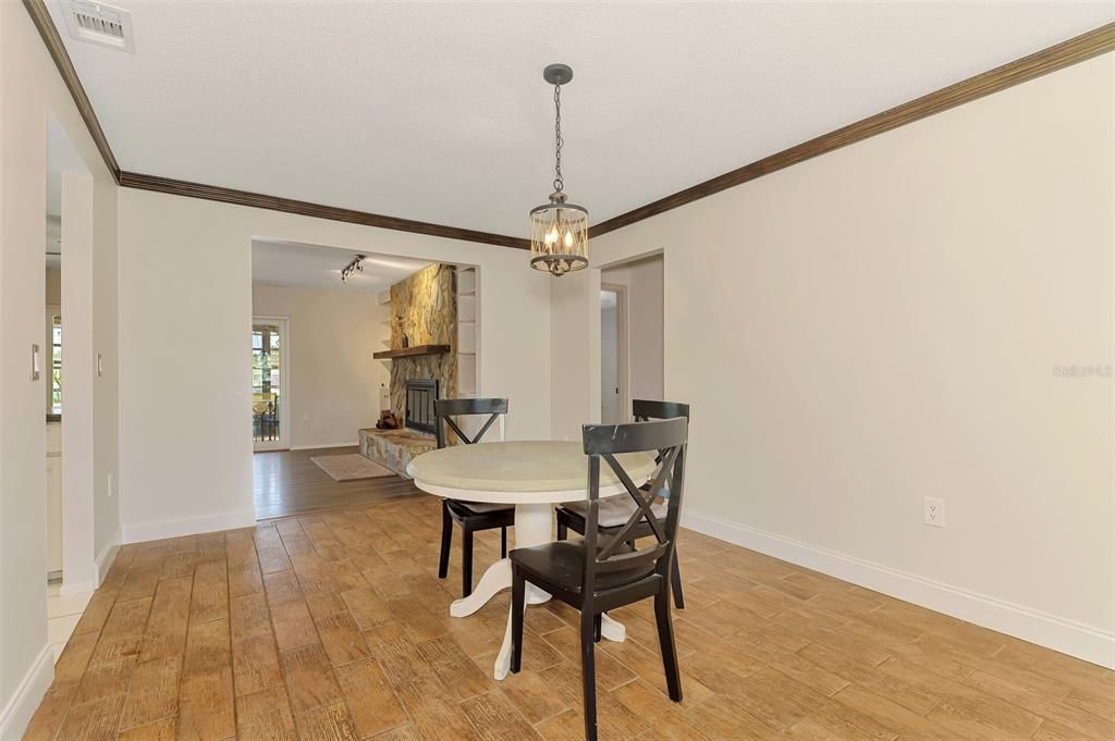 En Venta: $399,000 (3 camas, 2 baños, 1827 Pies cuadrados)