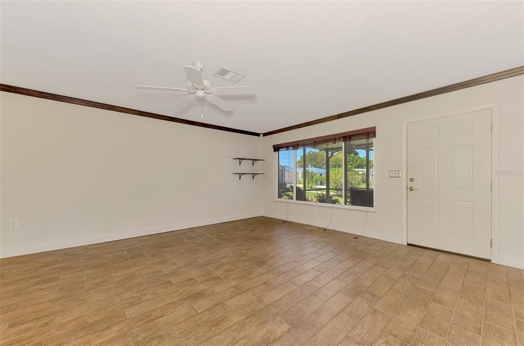 En Venta: $399,000 (3 camas, 2 baños, 1827 Pies cuadrados)