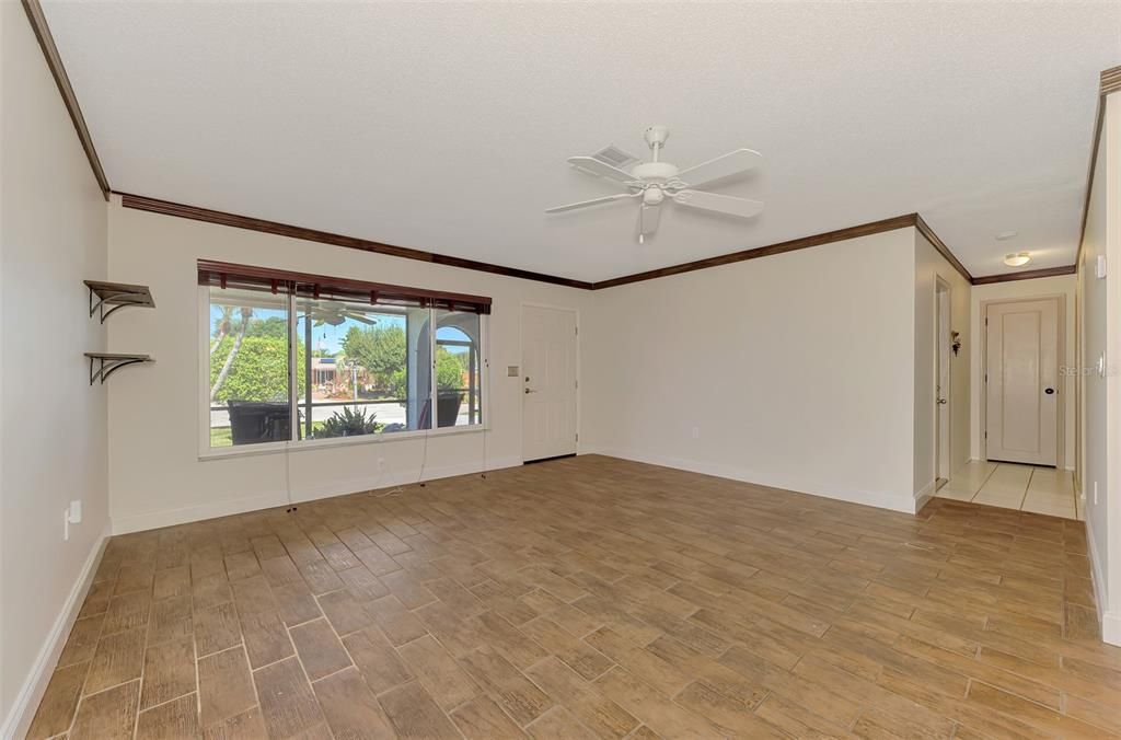 En Venta: $399,000 (3 camas, 2 baños, 1827 Pies cuadrados)