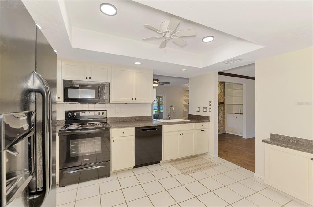 En Venta: $399,000 (3 camas, 2 baños, 1827 Pies cuadrados)