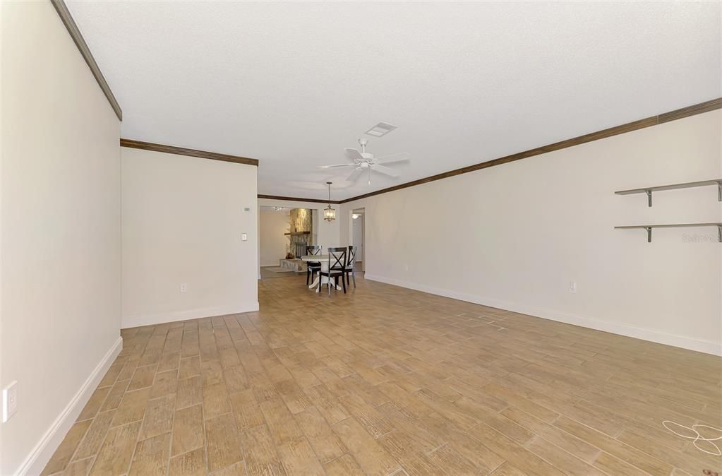 En Venta: $399,000 (3 camas, 2 baños, 1827 Pies cuadrados)