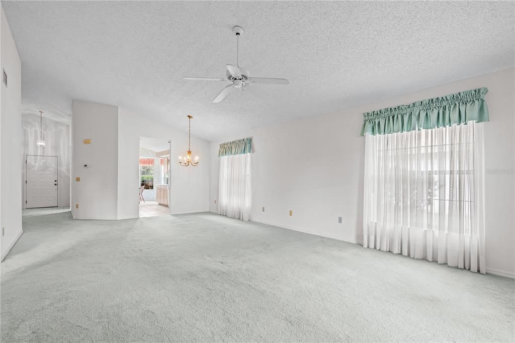 For Sale: $279,000 (2 beds, 2 baths, 1581 Square Feet)