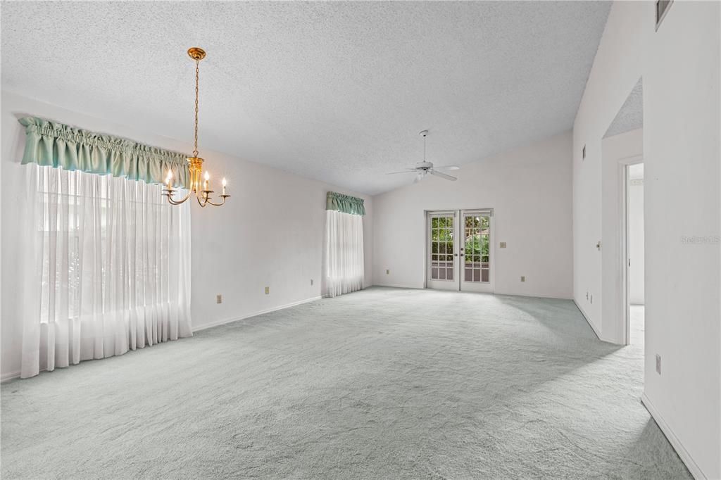 For Sale: $279,000 (2 beds, 2 baths, 1581 Square Feet)