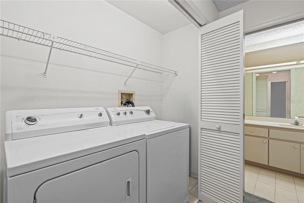 For Sale: $279,000 (2 beds, 2 baths, 1581 Square Feet)