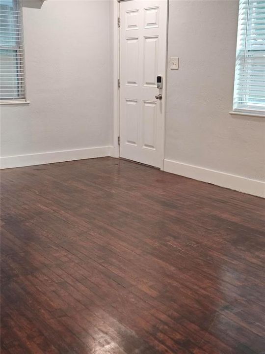 For Sale: $349,900 (3 beds, 2 baths, 1054 Square Feet)