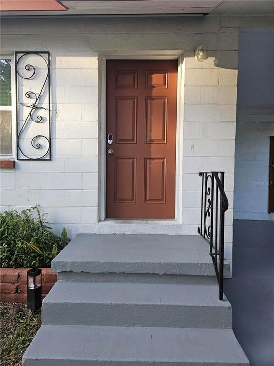 For Sale: $349,900 (3 beds, 2 baths, 1054 Square Feet)