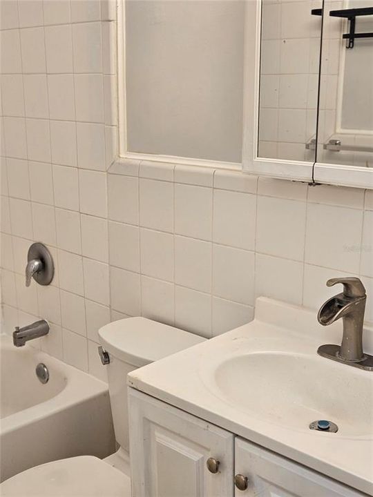 For Sale: $349,900 (3 beds, 2 baths, 1054 Square Feet)