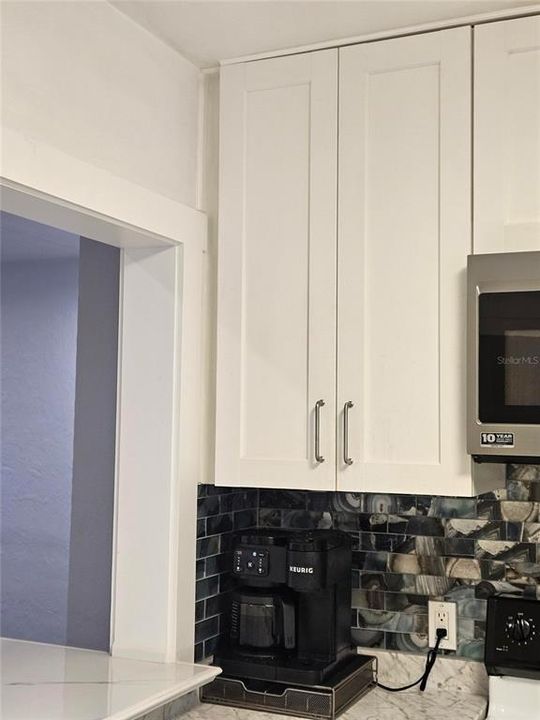 For Sale: $349,900 (3 beds, 2 baths, 1054 Square Feet)