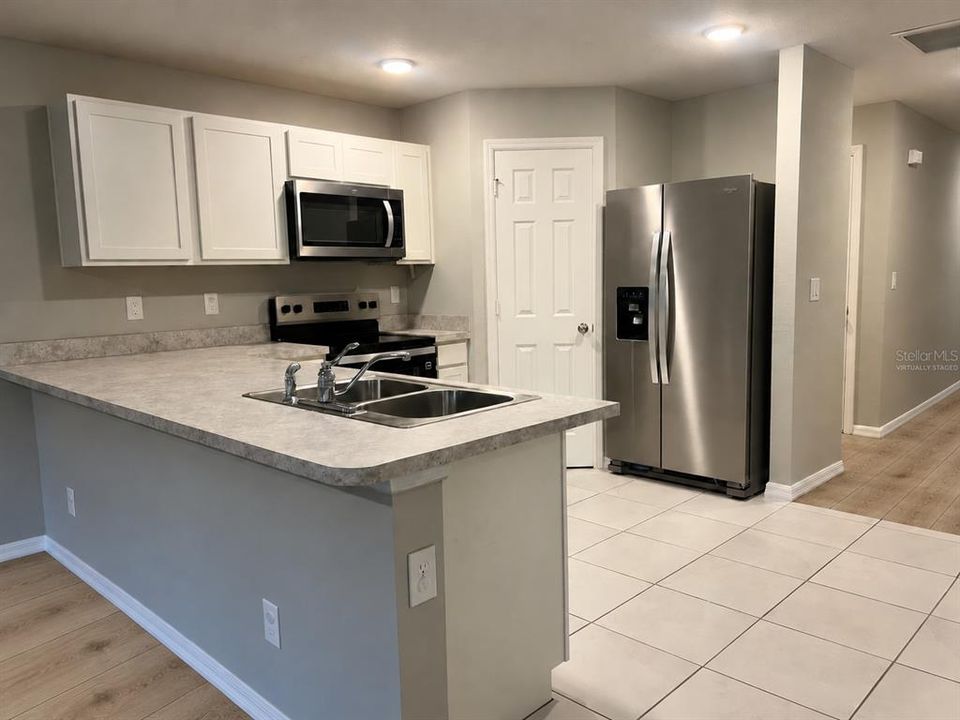 En Venta: $279,900 (4 camas, 2 baños, 1594 Pies cuadrados)