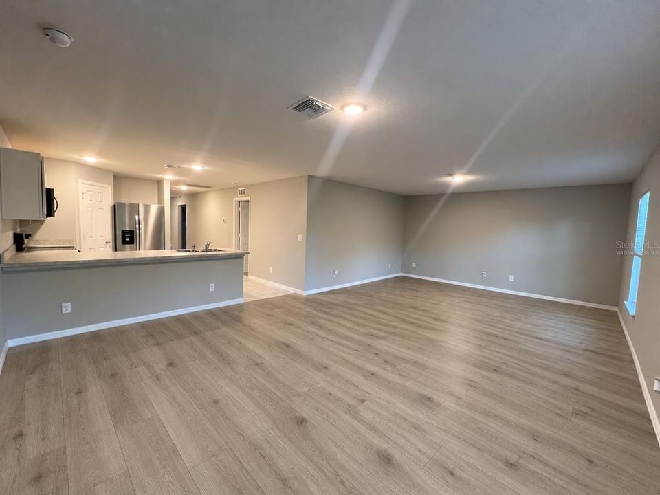 En Venta: $279,900 (4 camas, 2 baños, 1594 Pies cuadrados)