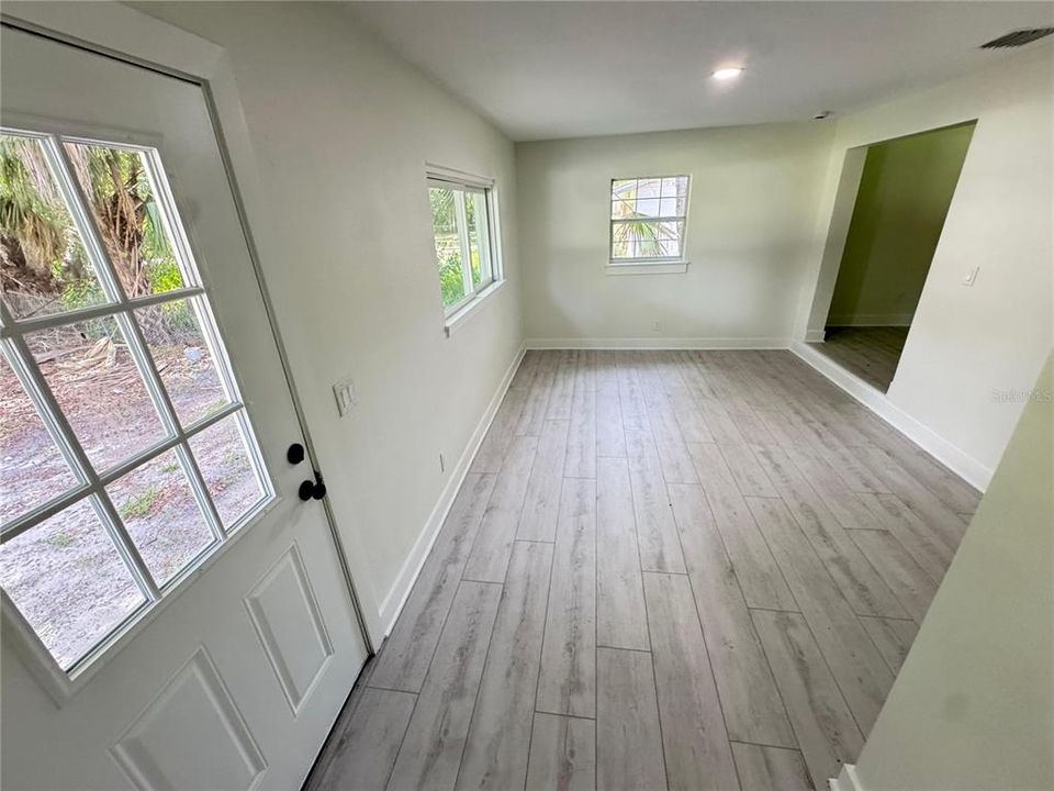 For Sale: $319,000 (3 beds, 2 baths, 1116 Square Feet)