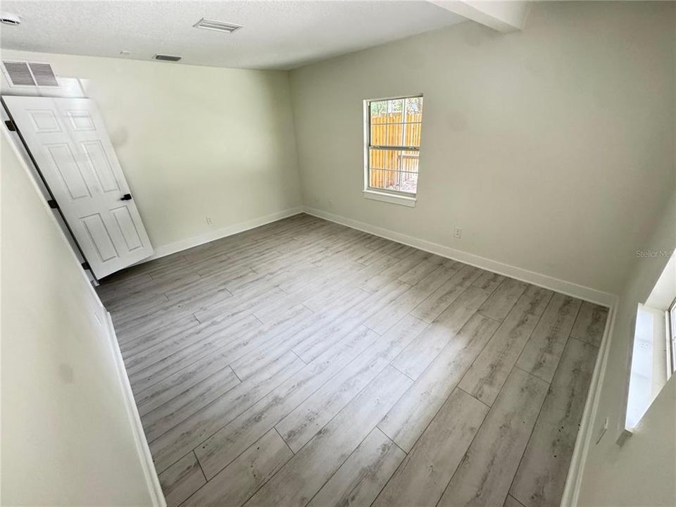 For Sale: $319,000 (3 beds, 2 baths, 1116 Square Feet)