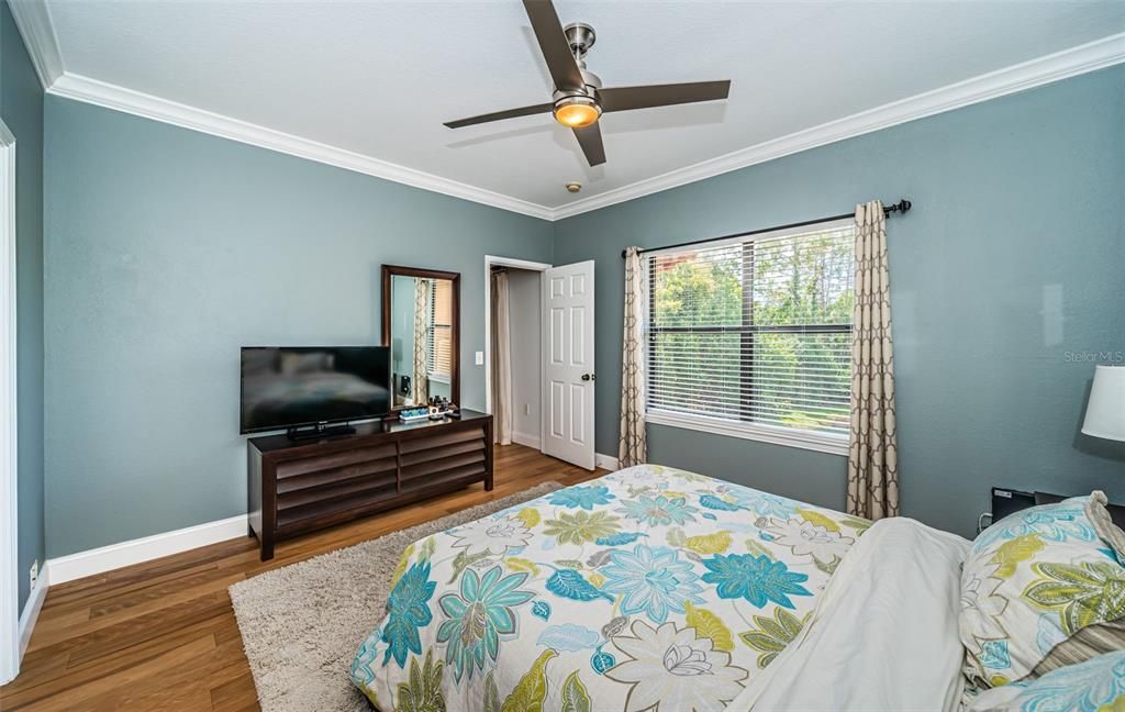 For Sale: $284,900 (2 beds, 2 baths, 1165 Square Feet)