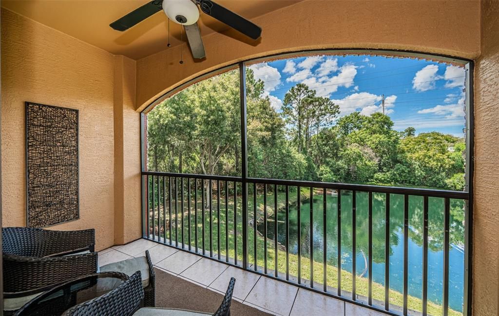 For Sale: $284,900 (2 beds, 2 baths, 1165 Square Feet)