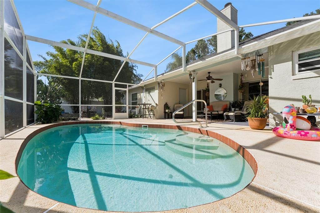 For Sale: $550,000 (3 beds, 2 baths, 1726 Square Feet)