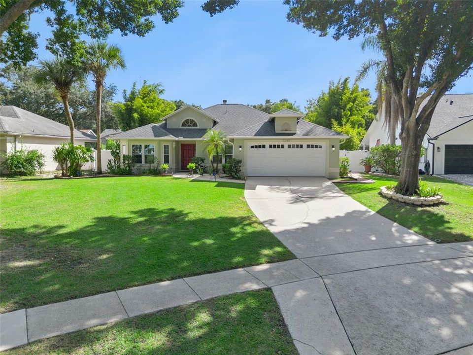 For Sale: $550,000 (3 beds, 2 baths, 1726 Square Feet)