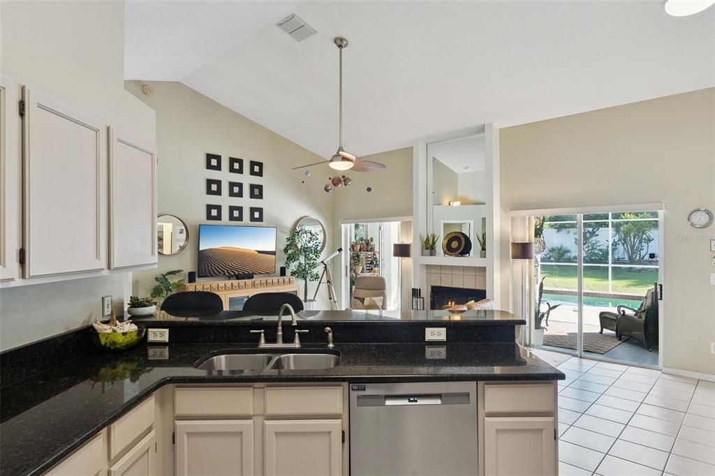 For Sale: $550,000 (3 beds, 2 baths, 1726 Square Feet)