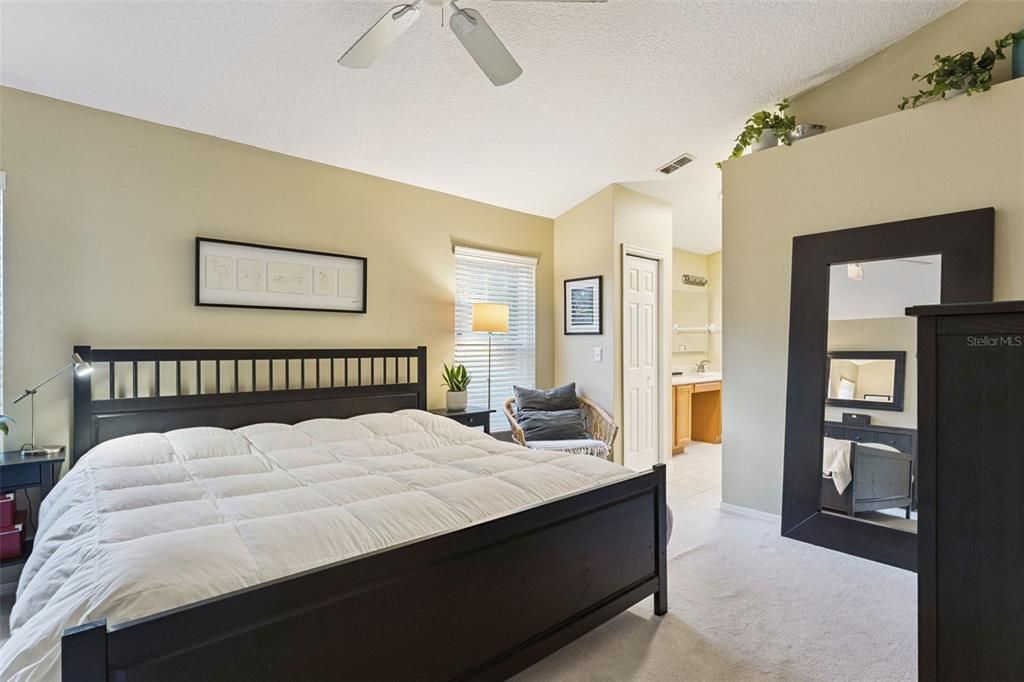 For Sale: $550,000 (3 beds, 2 baths, 1726 Square Feet)