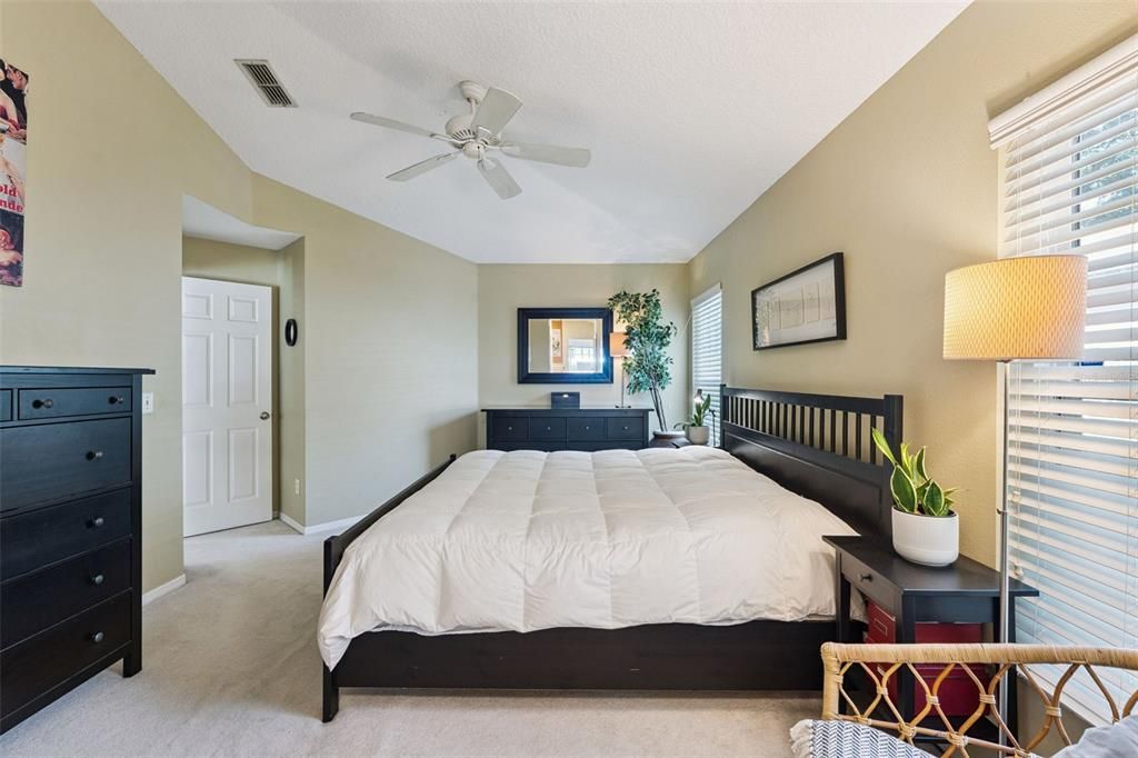 For Sale: $550,000 (3 beds, 2 baths, 1726 Square Feet)