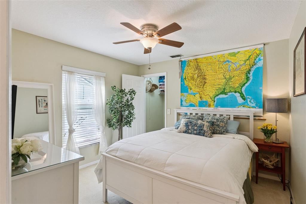 For Sale: $550,000 (3 beds, 2 baths, 1726 Square Feet)