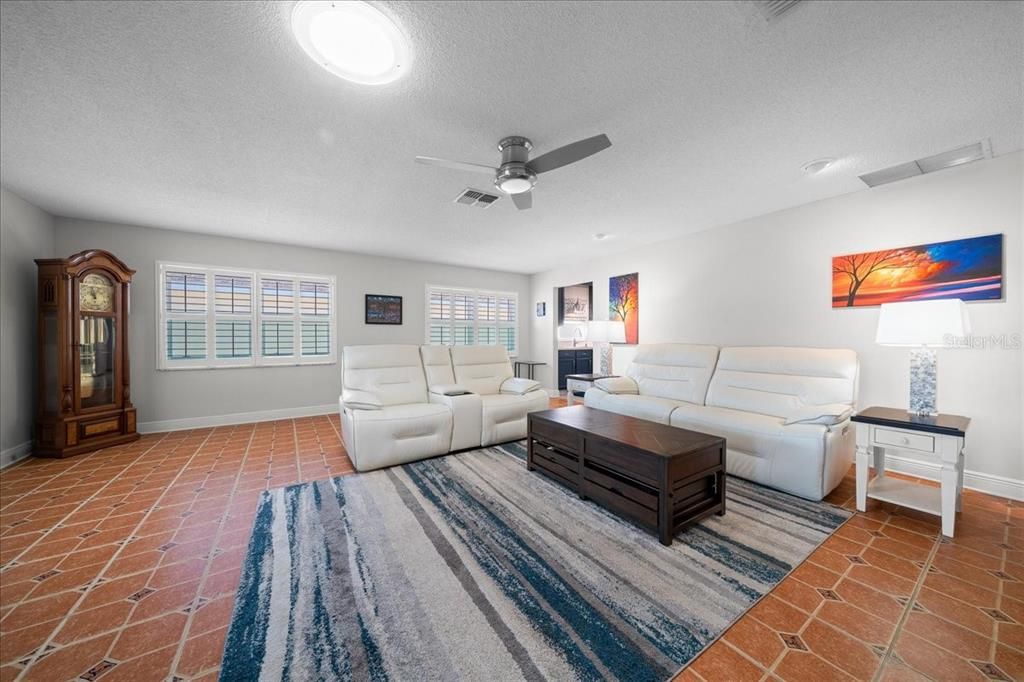 For Sale: $240,000 (2 beds, 2 baths, 1682 Square Feet)