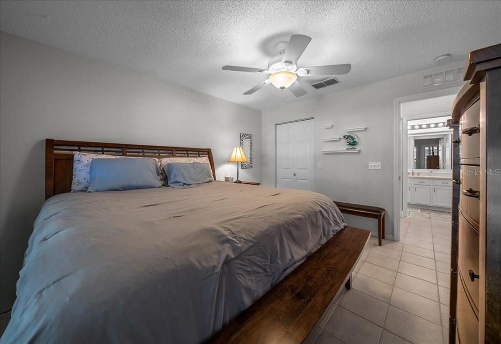 For Sale: $240,000 (2 beds, 2 baths, 1682 Square Feet)