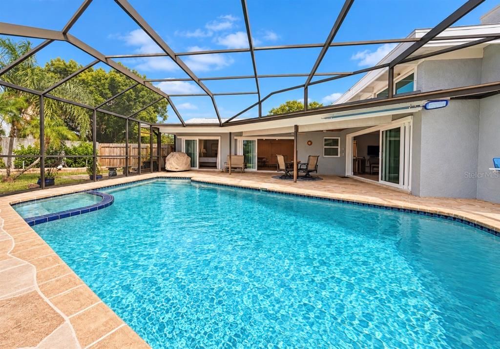 En Venta: $699,000 (3 camas, 2 baños, 1931 Pies cuadrados)