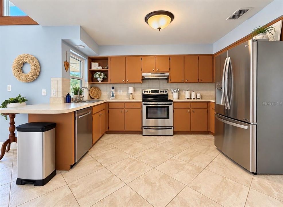 En Venta: $699,000 (3 camas, 2 baños, 1931 Pies cuadrados)