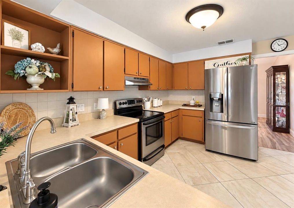 En Venta: $699,000 (3 camas, 2 baños, 1931 Pies cuadrados)