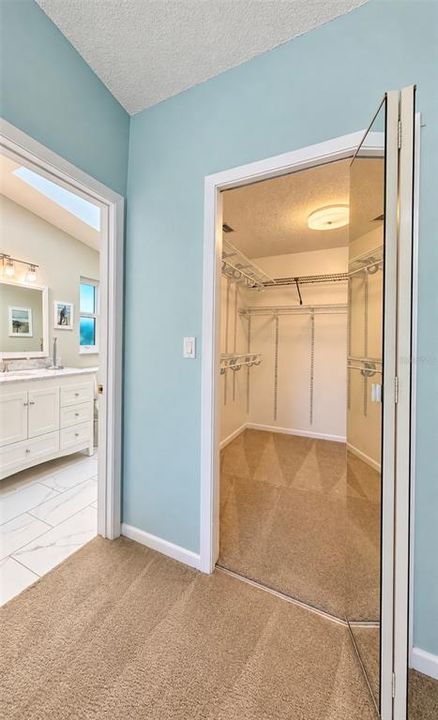 En Venta: $699,000 (3 camas, 2 baños, 1931 Pies cuadrados)