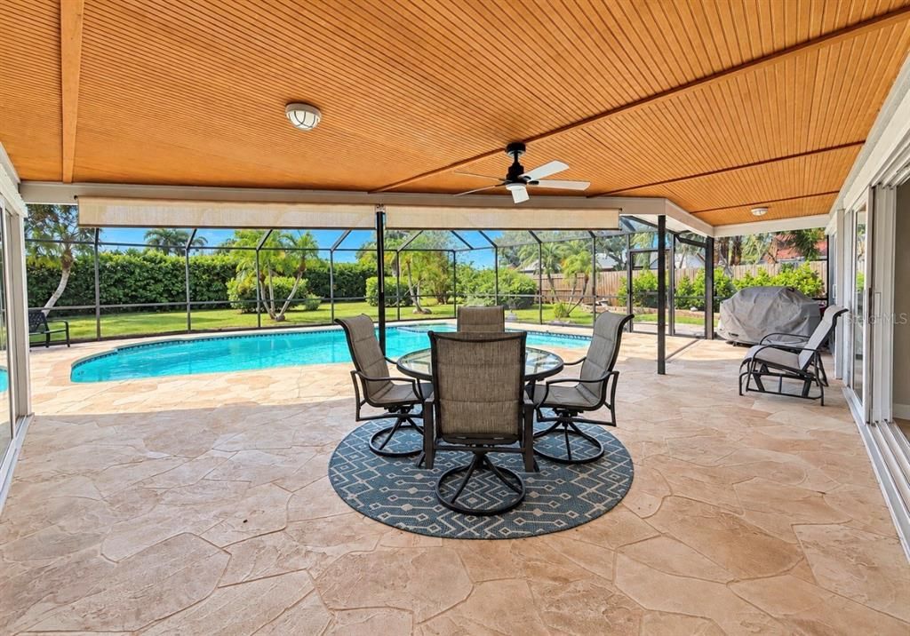 En Venta: $699,000 (3 camas, 2 baños, 1931 Pies cuadrados)
