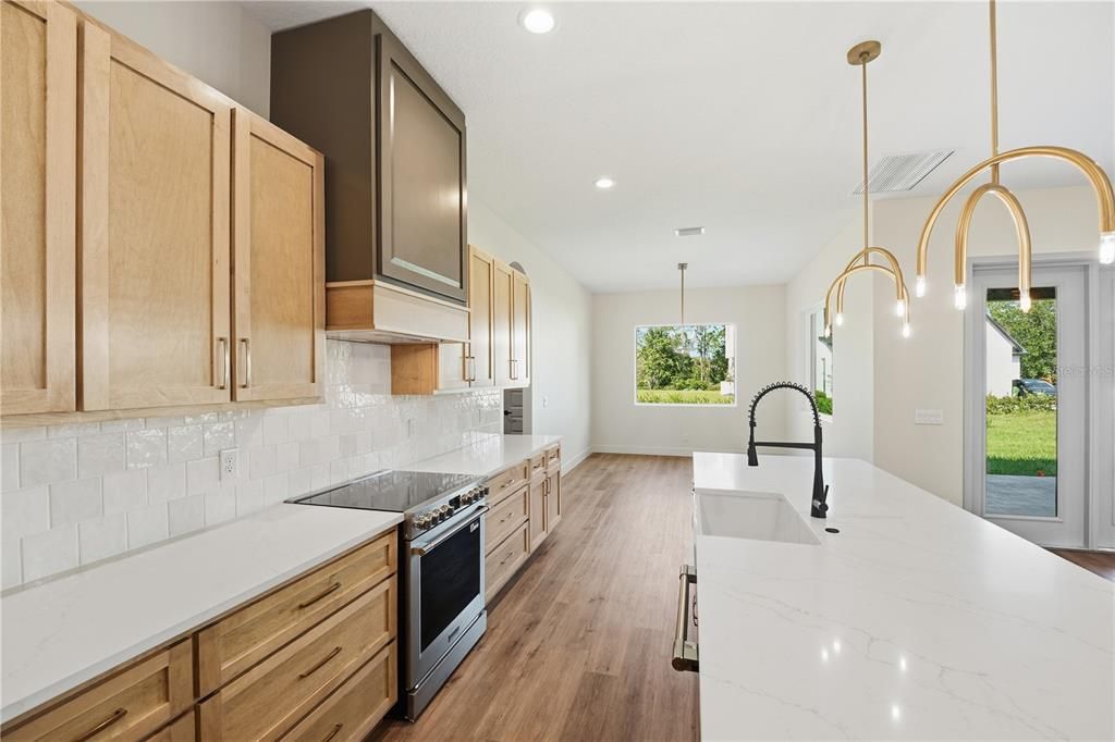 For Sale: $829,000 (4 beds, 3 baths, 2922 Square Feet)