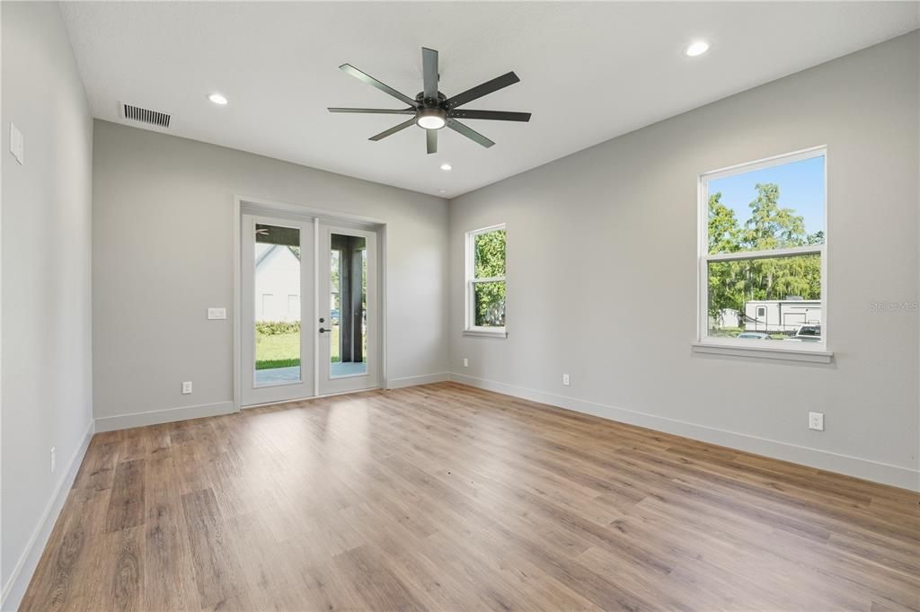 For Sale: $829,000 (4 beds, 3 baths, 2922 Square Feet)